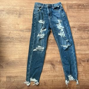 Women’s American Eagle ripped jeans in a size 4 regular